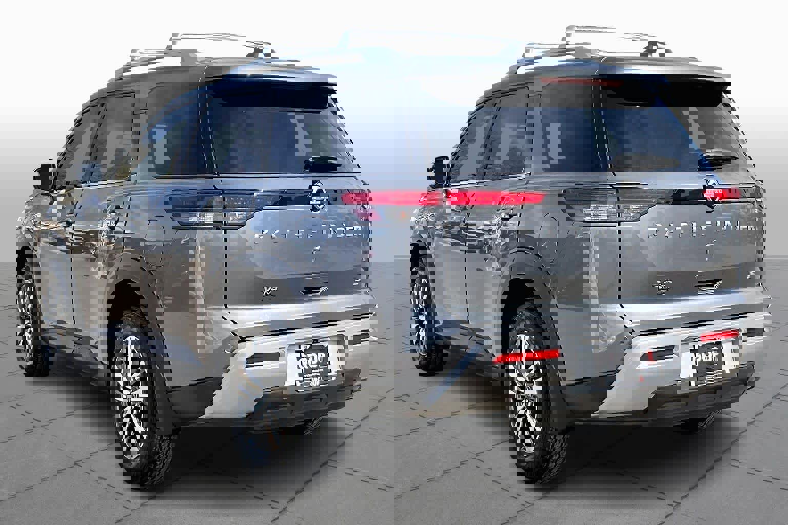 Used 2024 Nissan Pathfinder SL image 12