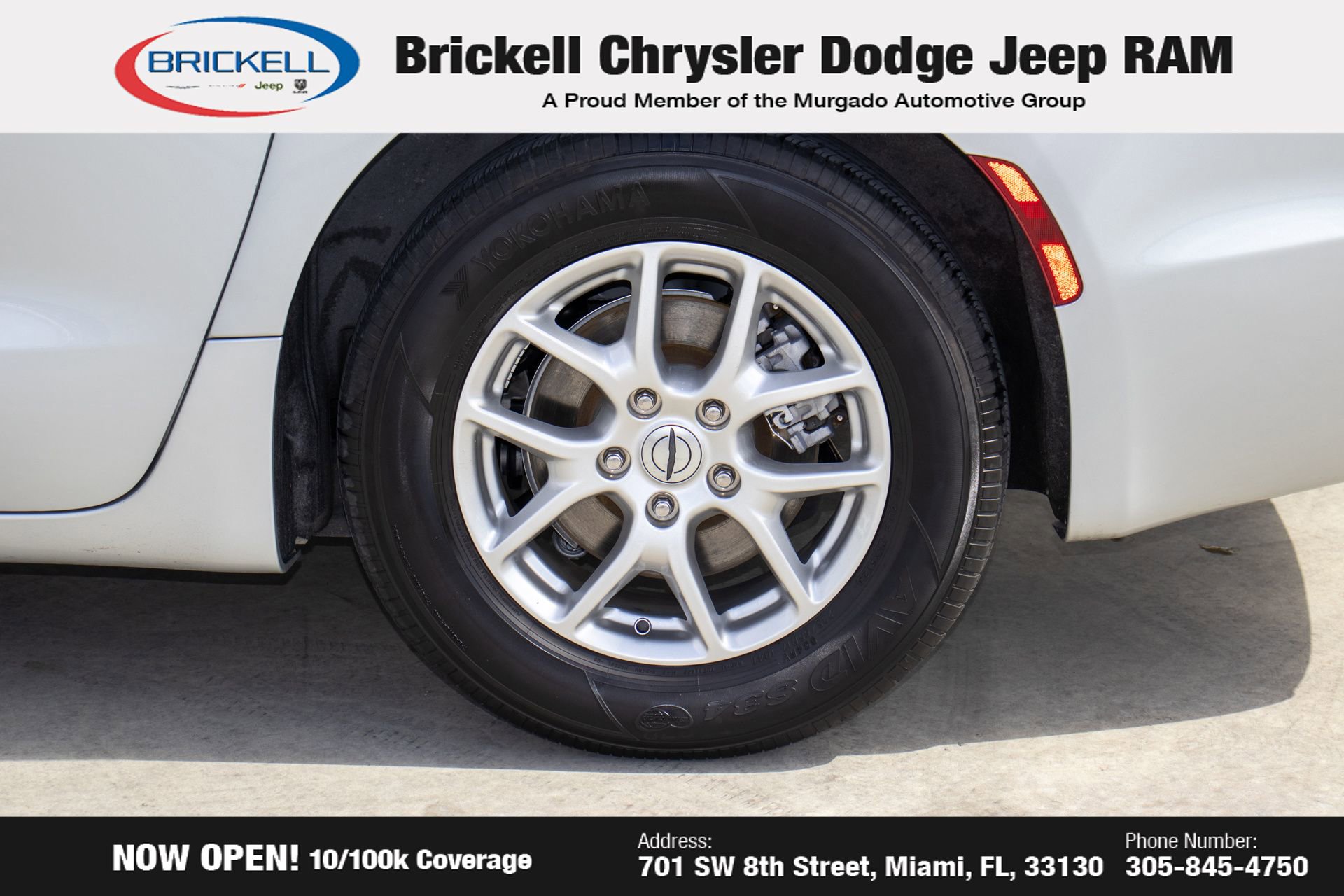 Used 2024 Chrysler Pacifica Touring-L image 37