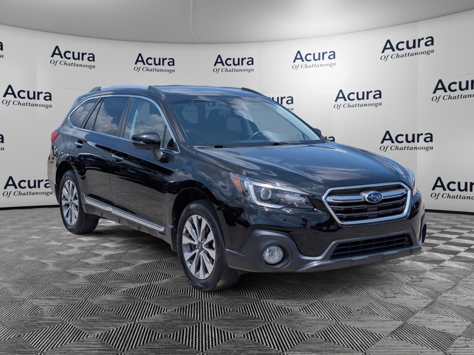 Used 2019 Subaru Outback 2.5i Touring AWD/4WD image 1