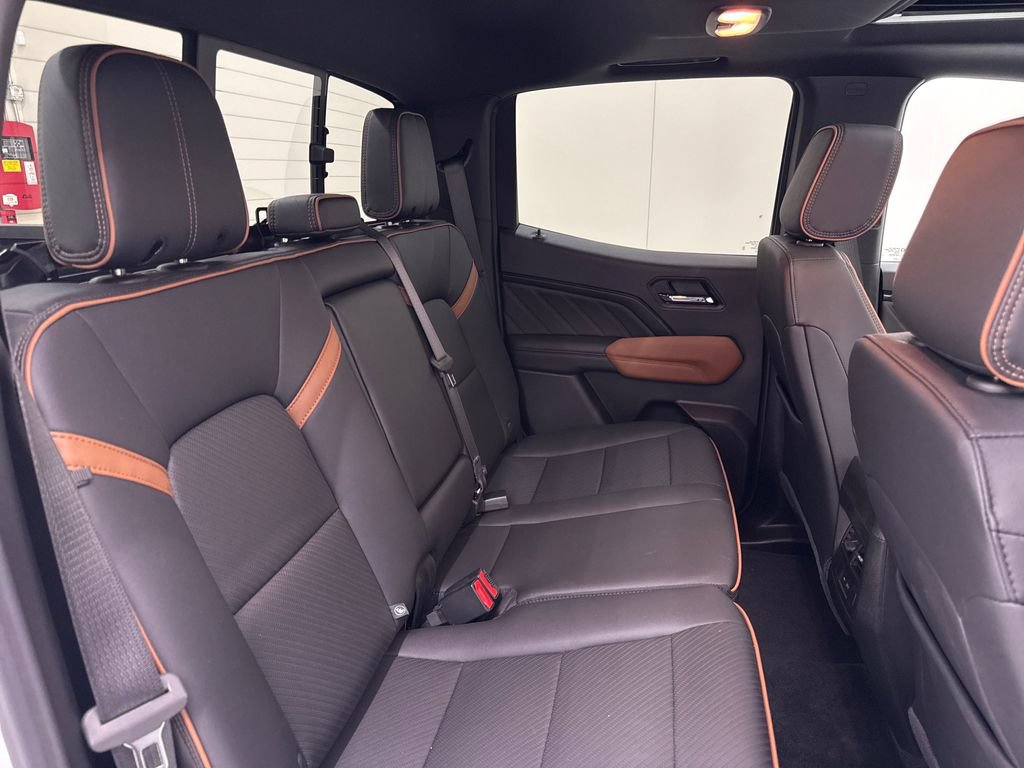 Used 2026 GMC Canyon AT4 w/ Technology Plus Package AWD/4WD image 34