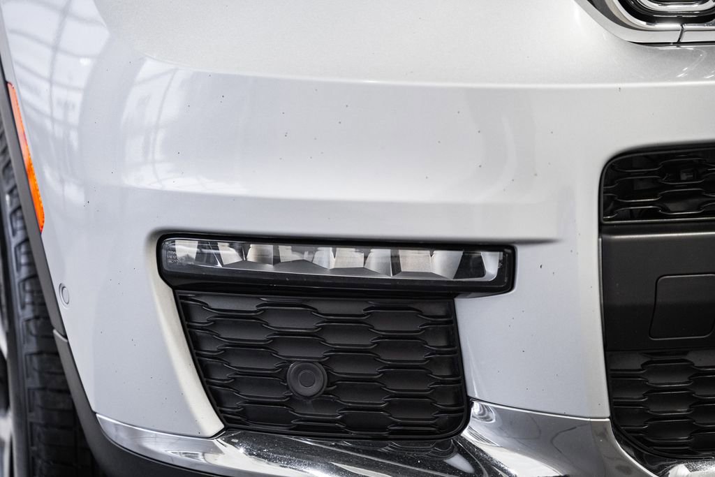 Certified 2024 Jeep Grand Cherokee L Limited w/ Luxury Tech Group II image 15