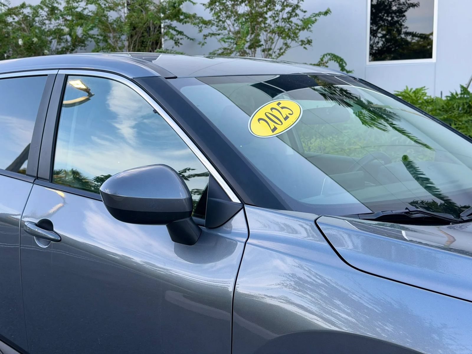 Used 2025 Nissan Rogue SV FWD image 14