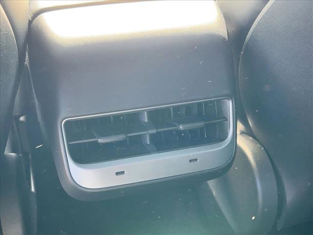 Used 2021 Tesla Model Y Long Range image 18