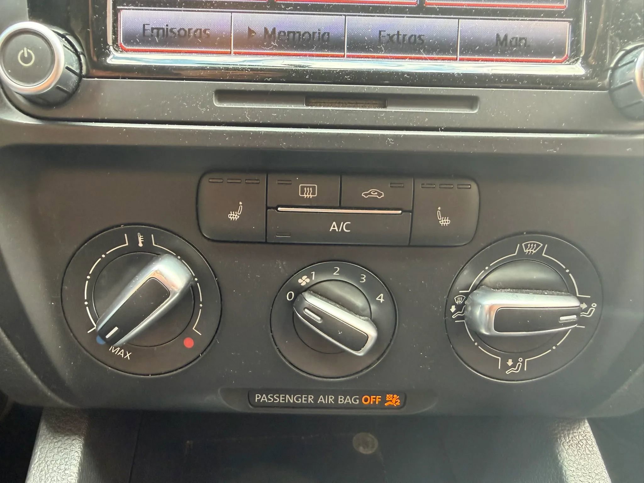 Used 2014 Volkswagen Jetta SE FWD image 28