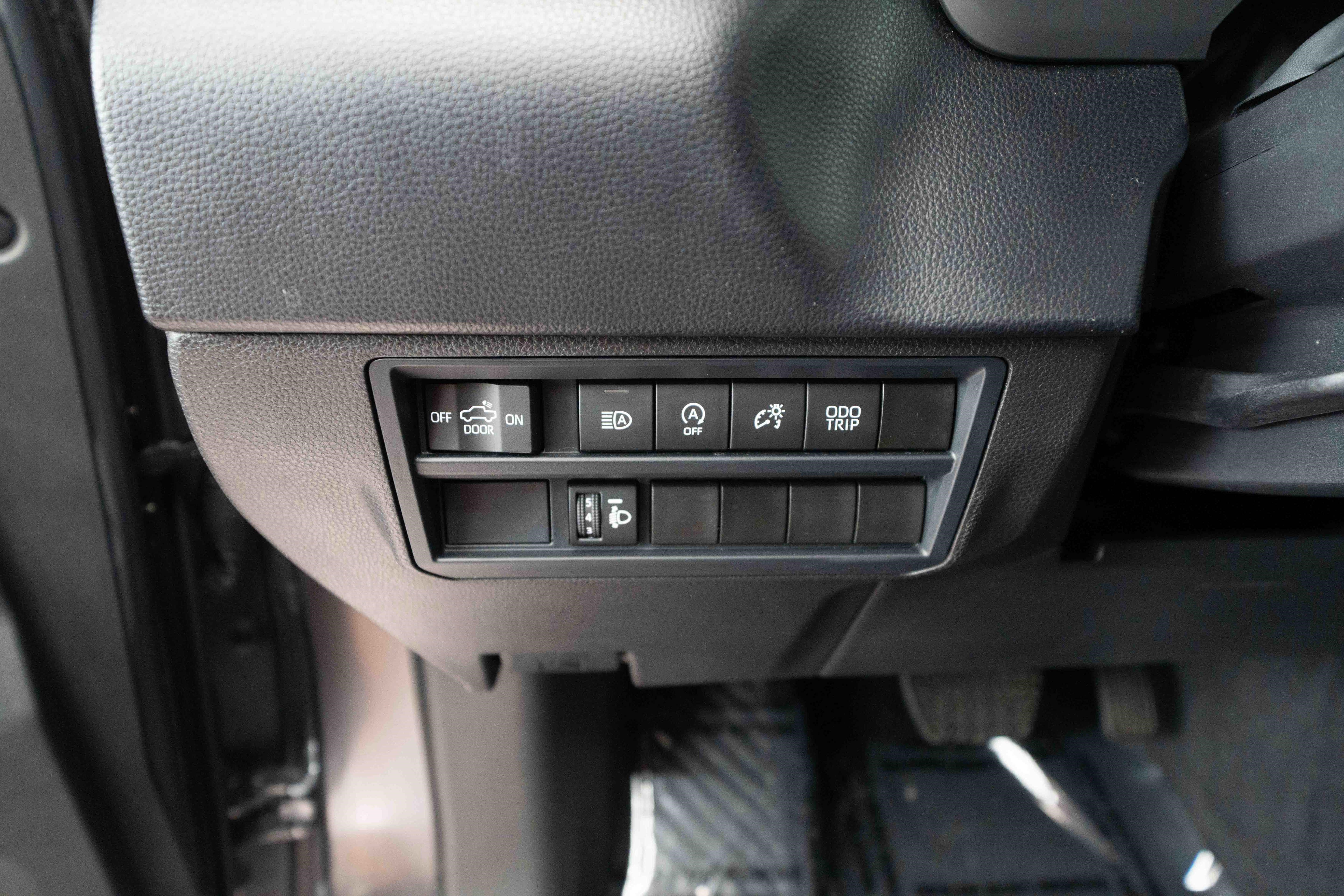 Used 2025 Toyota Tundra SR5 AWD/4WD image 11