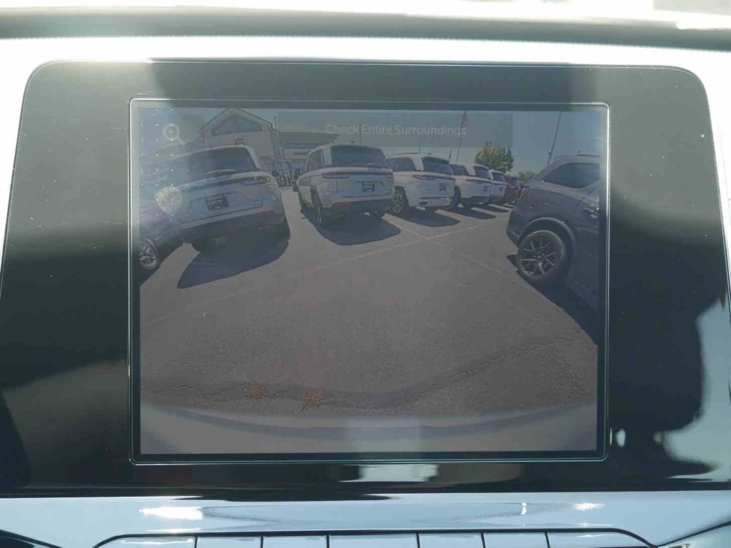 New 2025 Jeep Compass Latitude image 32