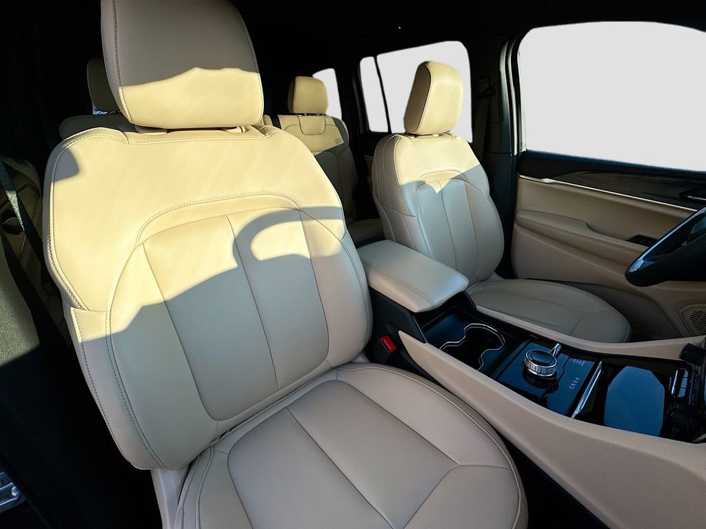 Used 2024 Jeep Grand Cherokee Limited image 26