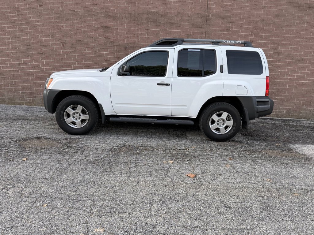 Used 2007 Nissan Xterra S w/ Utility Pkg image 2