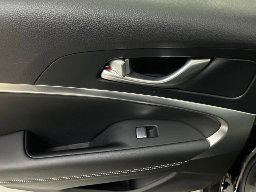 Used 2025 Genesis G70 2.5T image 52