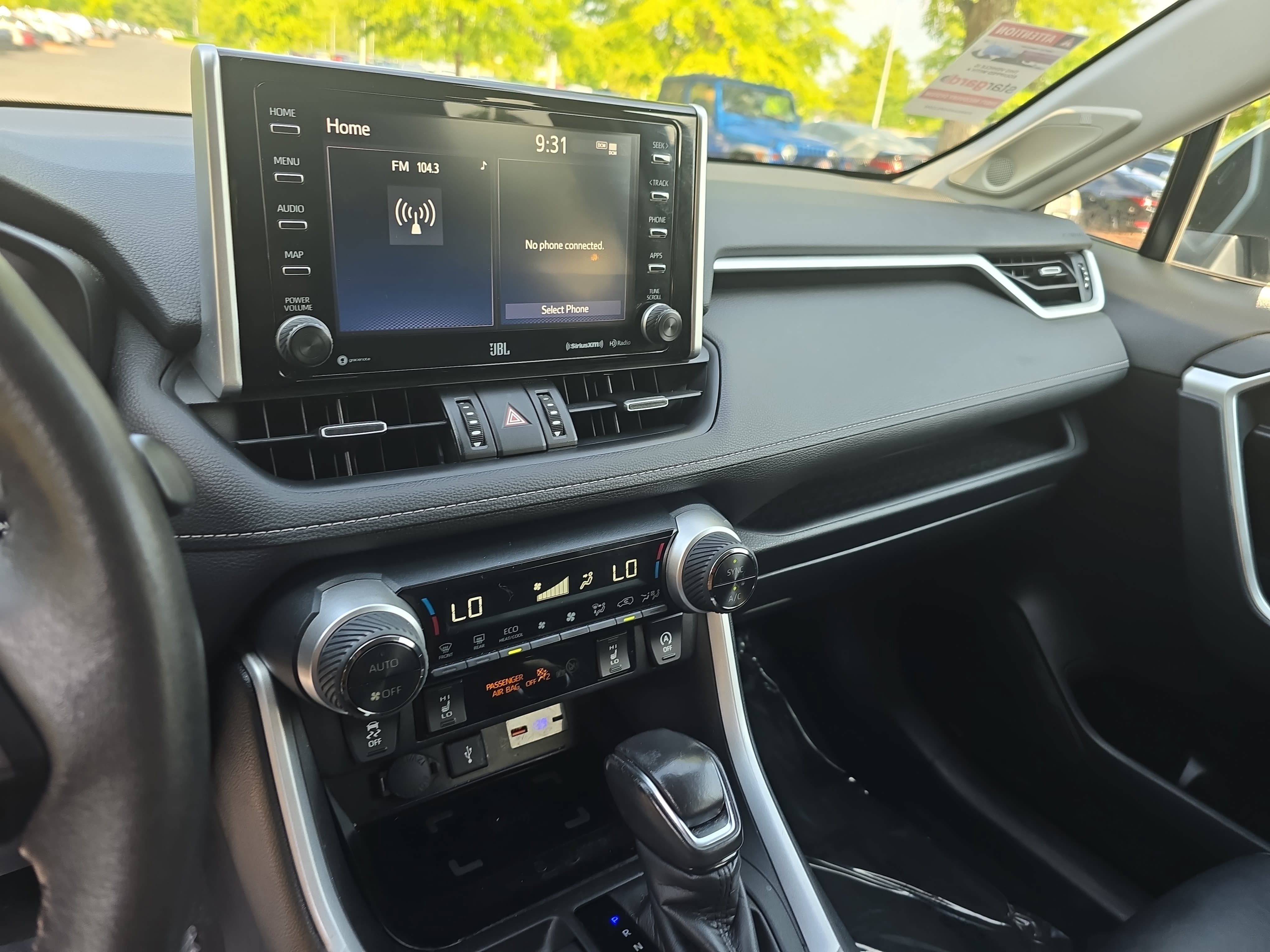 Used 2020 Toyota RAV4 XLE Premium AWD/4WD image 20