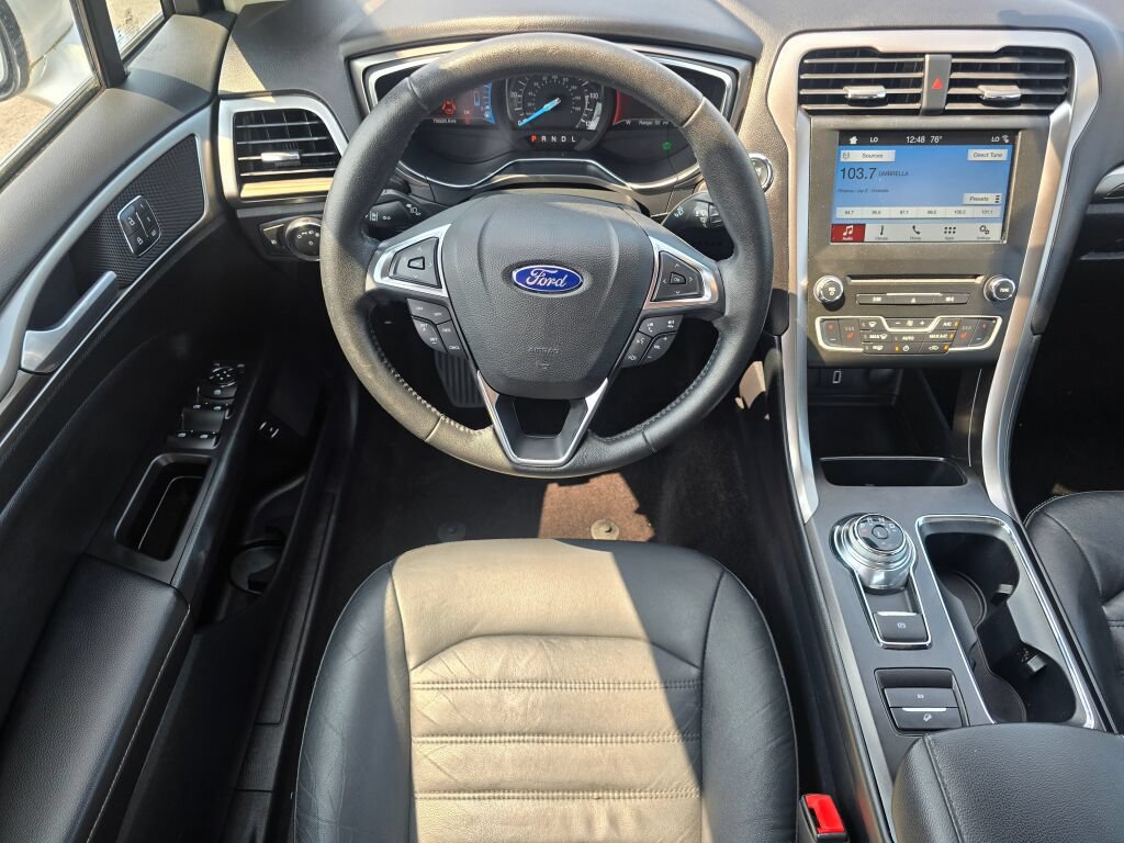Used 2017 Ford Fusion Energi SE FWD image 2
