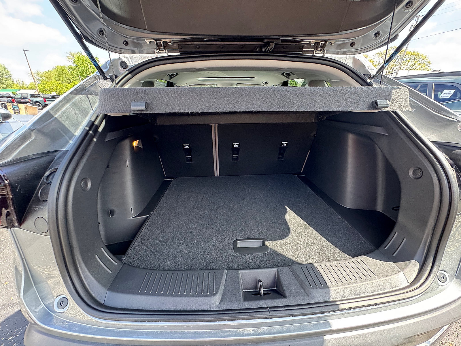 New 2026 Chevrolet Trax ACTIV w/ Sunroof Package FWD image 15