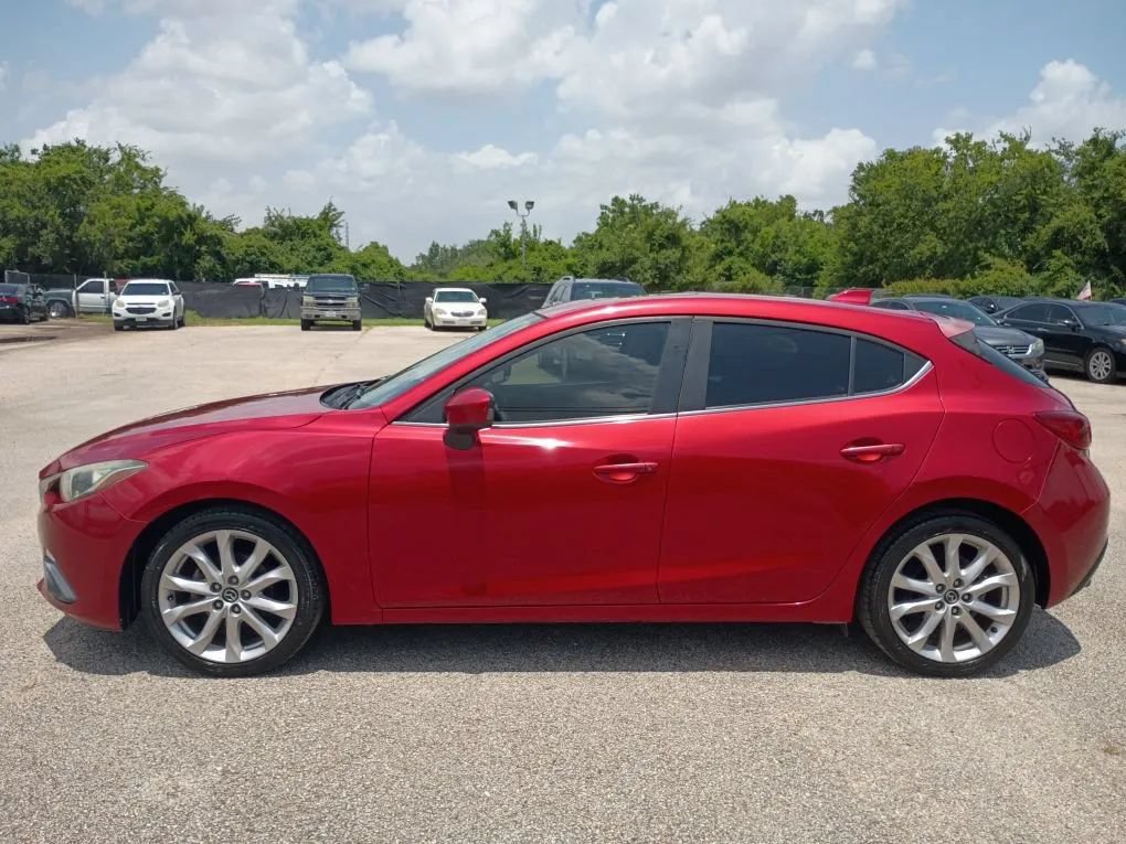 Used 2015 MAZDA MAZDA3 i Touring w/ Technology Package FWD image 2