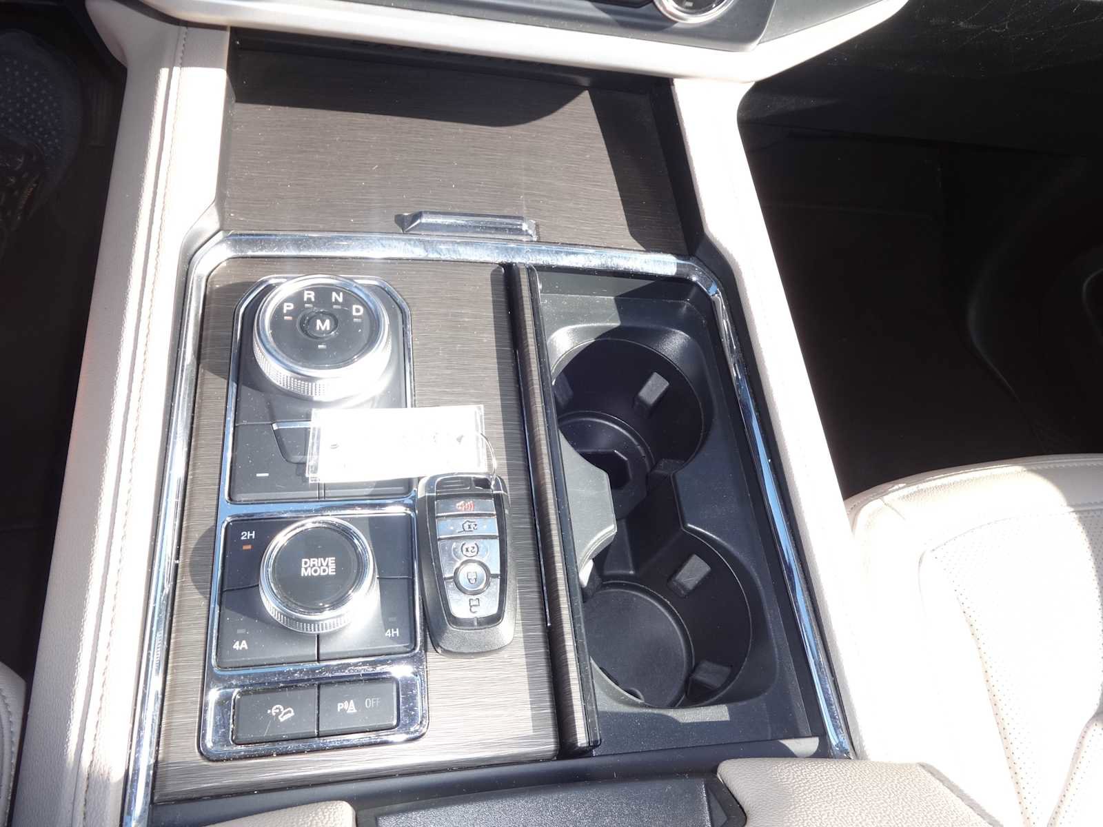 Used 2024 Ford Expedition Max Limited image 19