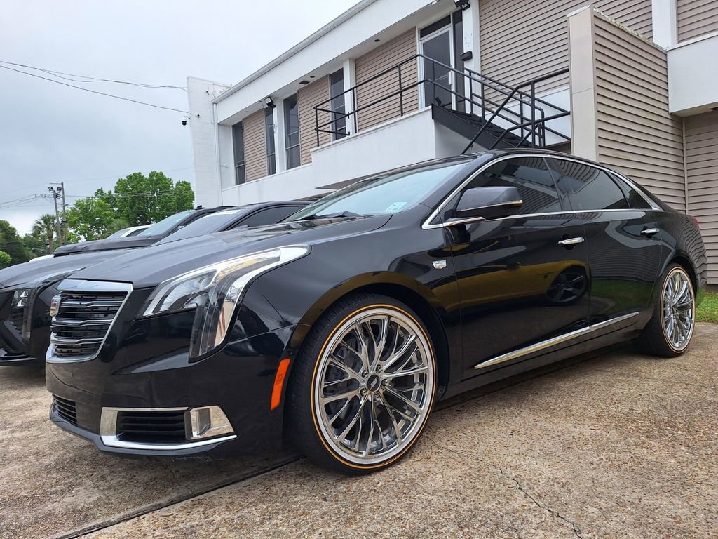Used 2018 Cadillac XTS Luxury w/ Driver Awareness Package FWD image 3