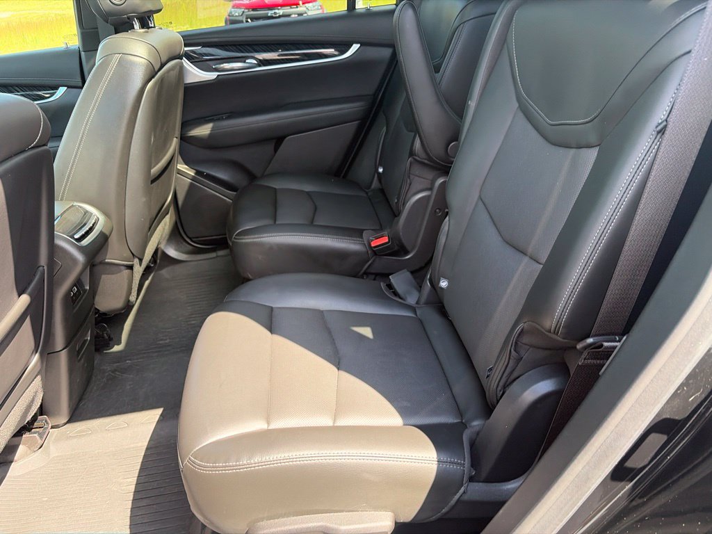 Used 2024 Cadillac XT6 Premium Luxury w/ Technology Package AWD/4WD image 32