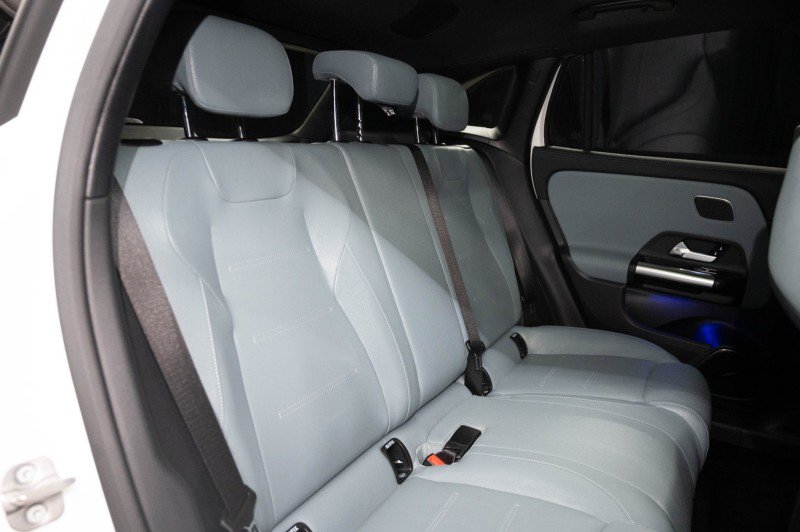 New 2026 Mercedes-Benz GLA 35 AMG 4MATIC image 15