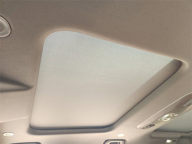 New 2026 Land Rover Discovery Limited Edition image 18