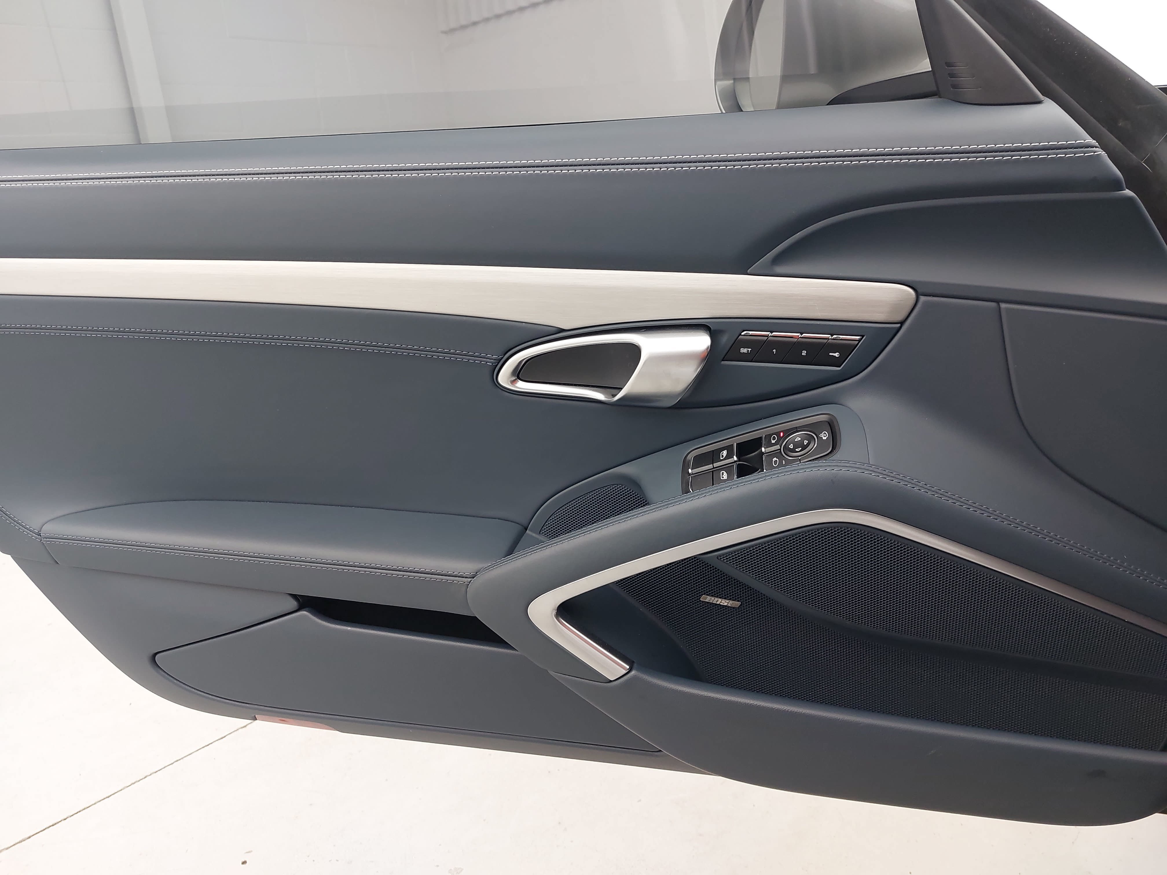 Certified 2025 Porsche 718 Cayman RWD image 24