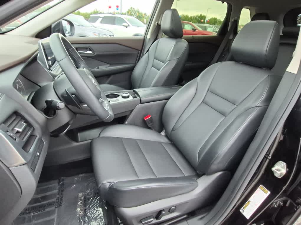 Used 2023 Nissan Rogue SV w/ SV Premium B Package AWD/4WD image 10