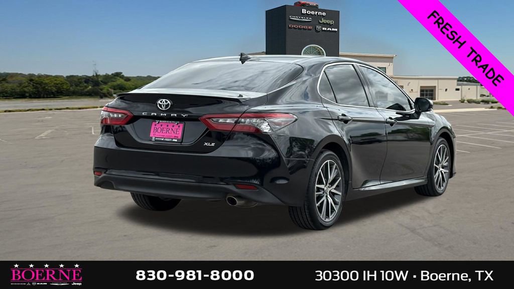 Used 2024 Toyota Camry XLE FWD image 7