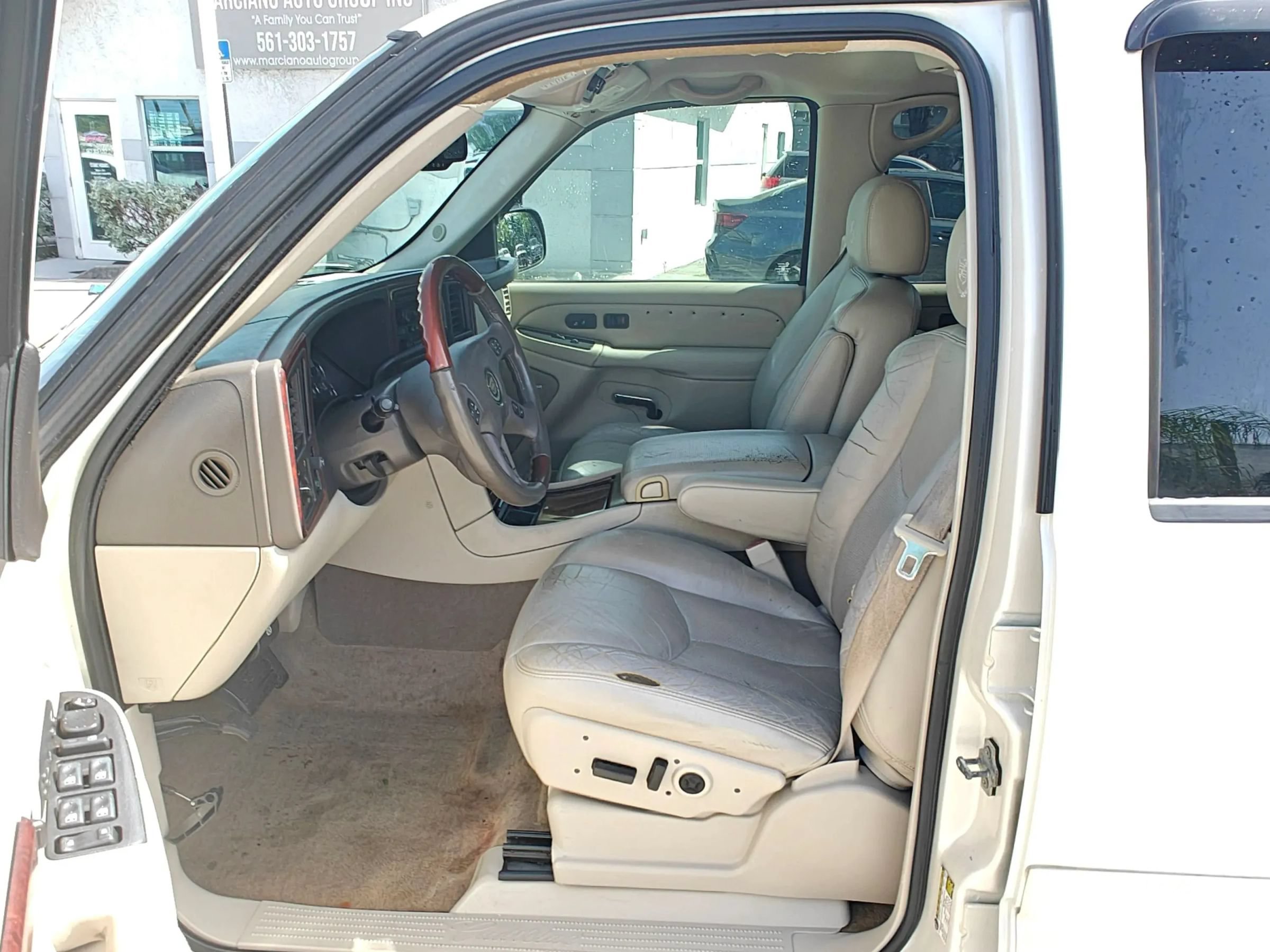 Used 2005 Cadillac Escalade 2WD image 12