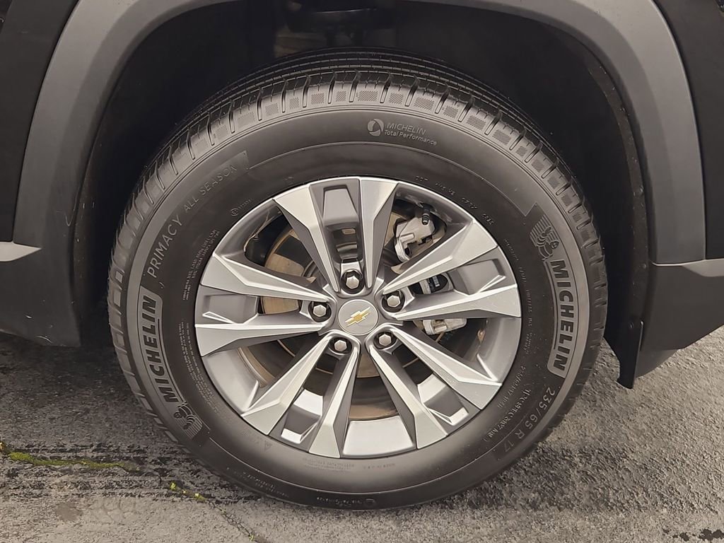 Certified 2025 Chevrolet Equinox LT image 30