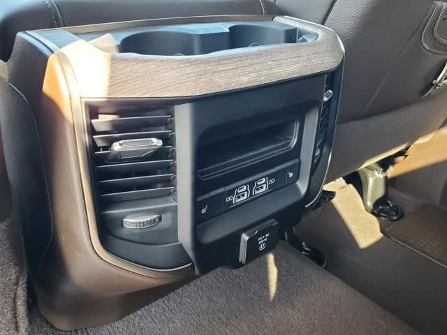 Used 2025 RAM 3500 Longhorn image 27