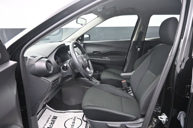 Certified 2025 Nissan Kicks Play S FWD image 10