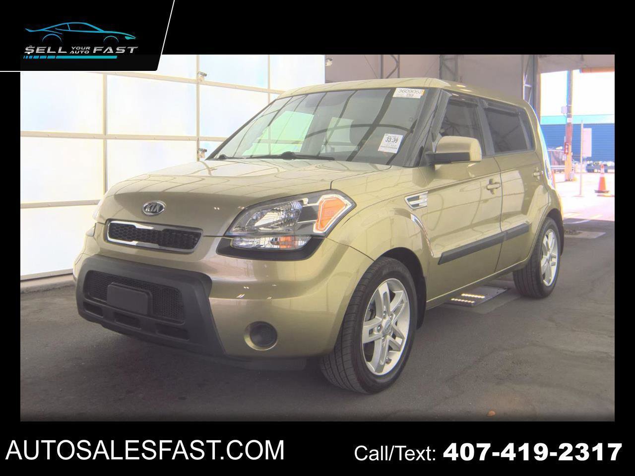 Used 2011 Kia Soul + image 1