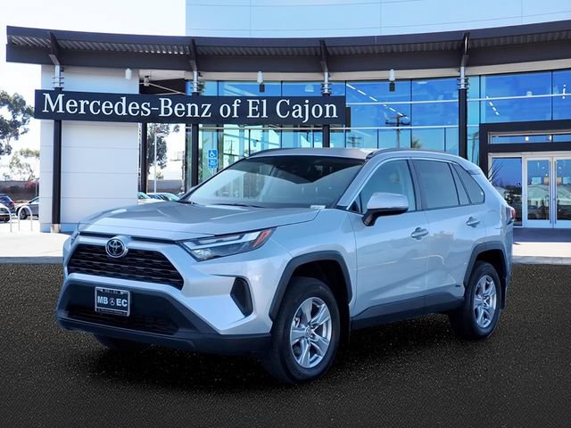 Used 2025 Toyota RAV4 XLE AWD/4WD image 1