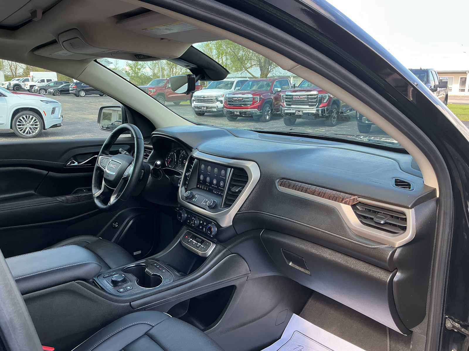 Used 2023 GMC Acadia Denali w/ Denali Ultimate Package AWD/4WD image 27