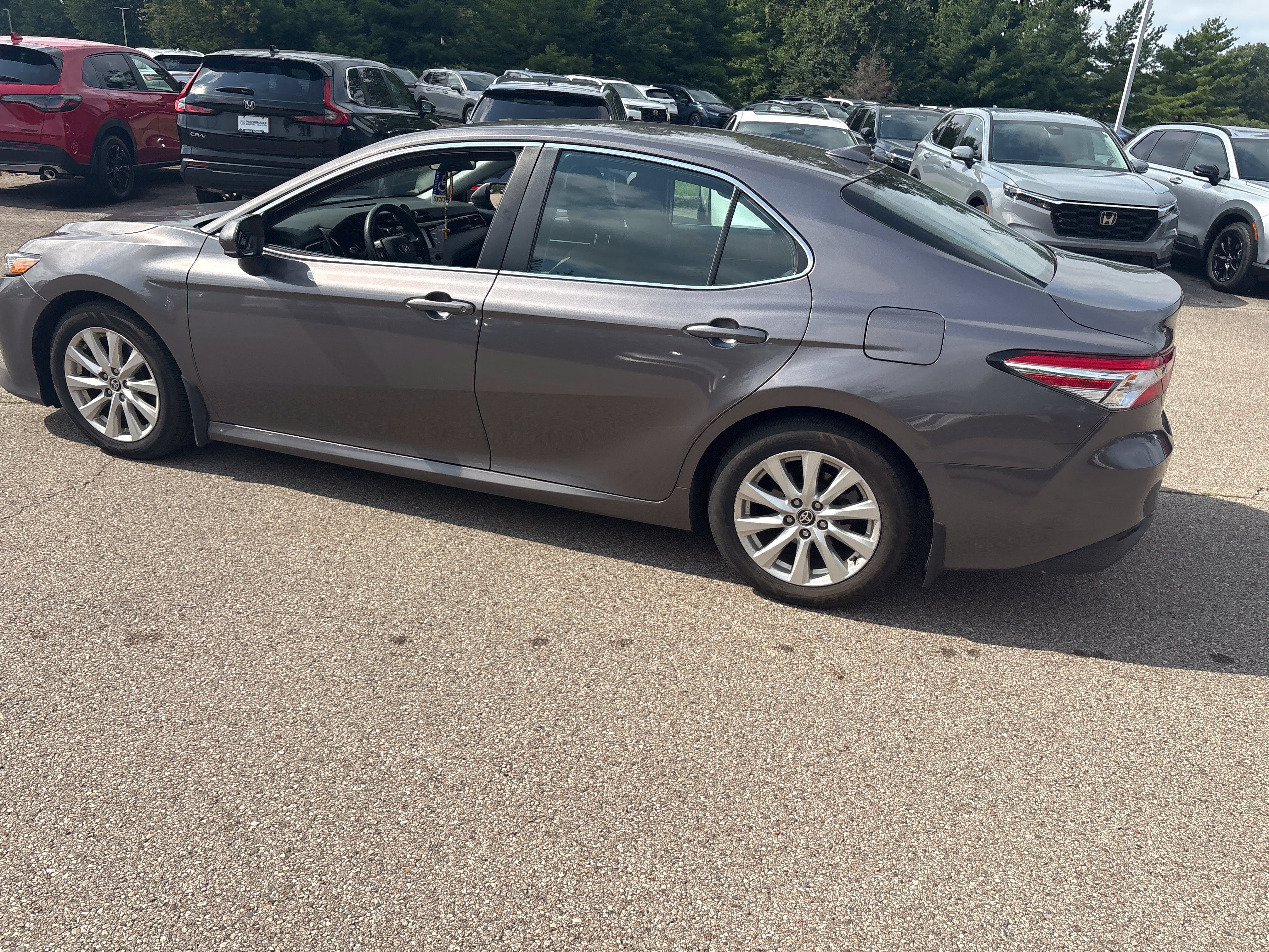 Used 2020 Toyota Camry LE FWD image 8