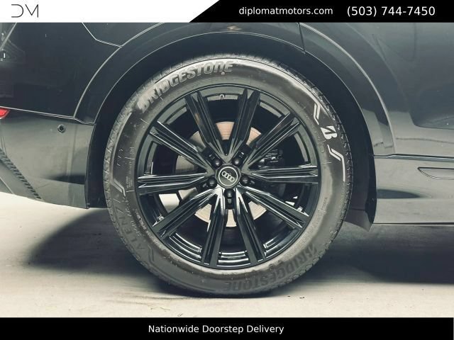 Used 2023 Audi SQ8 Prestige AWD/4WD image 43