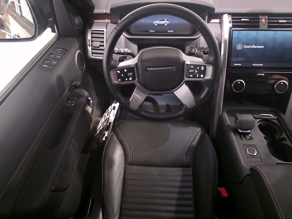 Certified 2025 Land Rover Discovery Dynamic SE AWD/4WD image 17