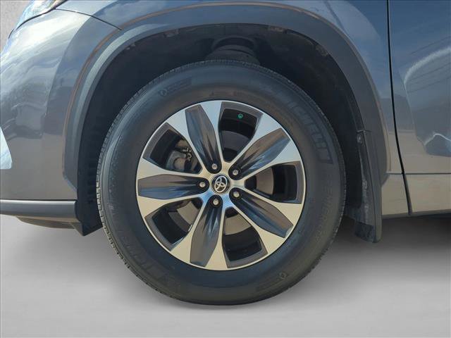Used 2023 Toyota Highlander XLE image 21