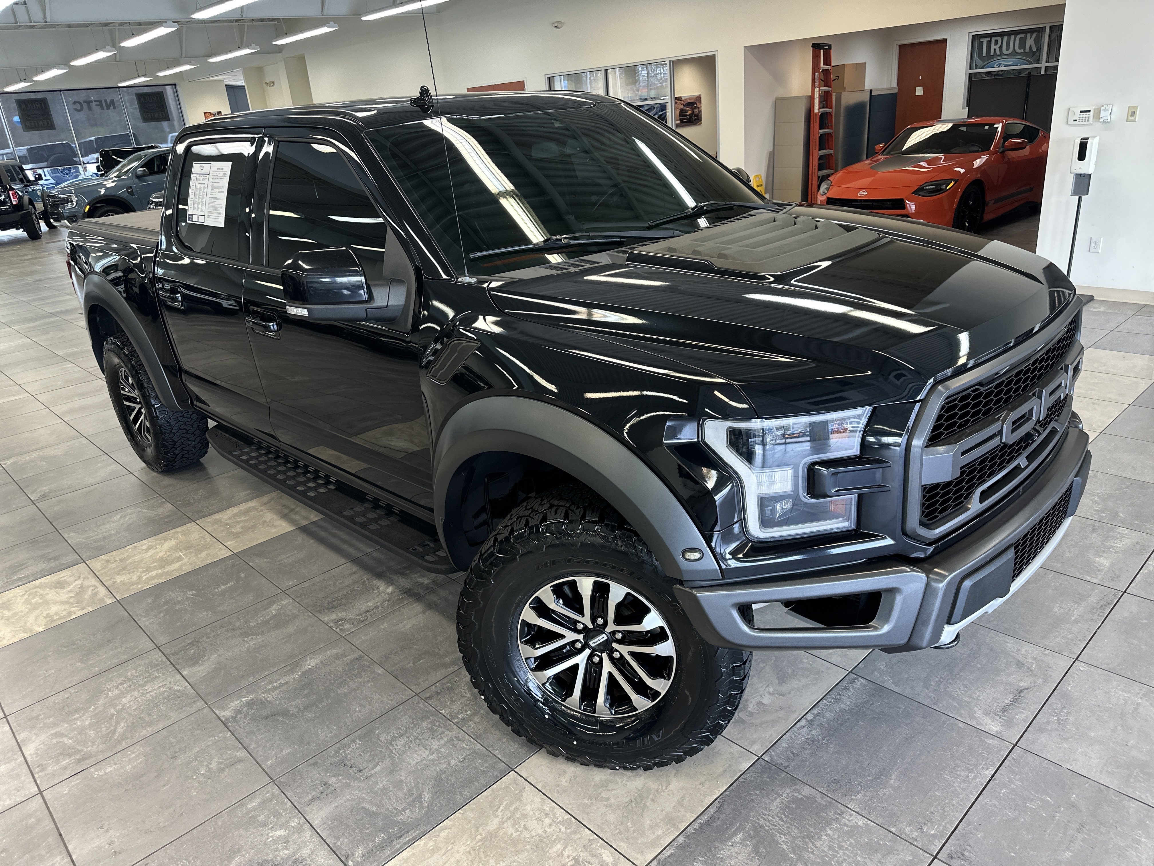Used 2019 Ford F150 Raptor w/ Equipment Group 802A Luxury AWD/4WD image 11