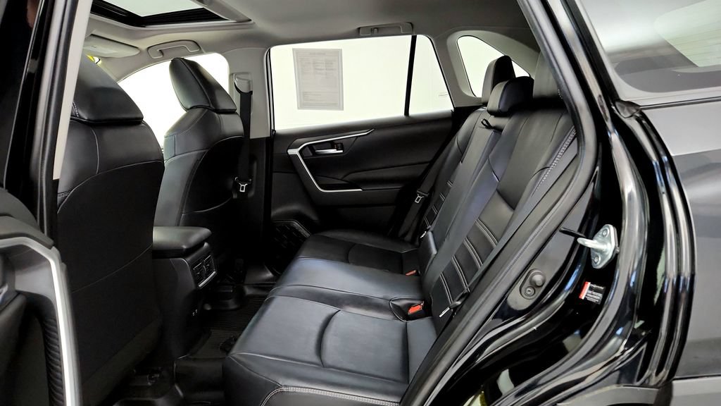 Used 2021 Toyota RAV4 XLE Premium AWD/4WD image 21