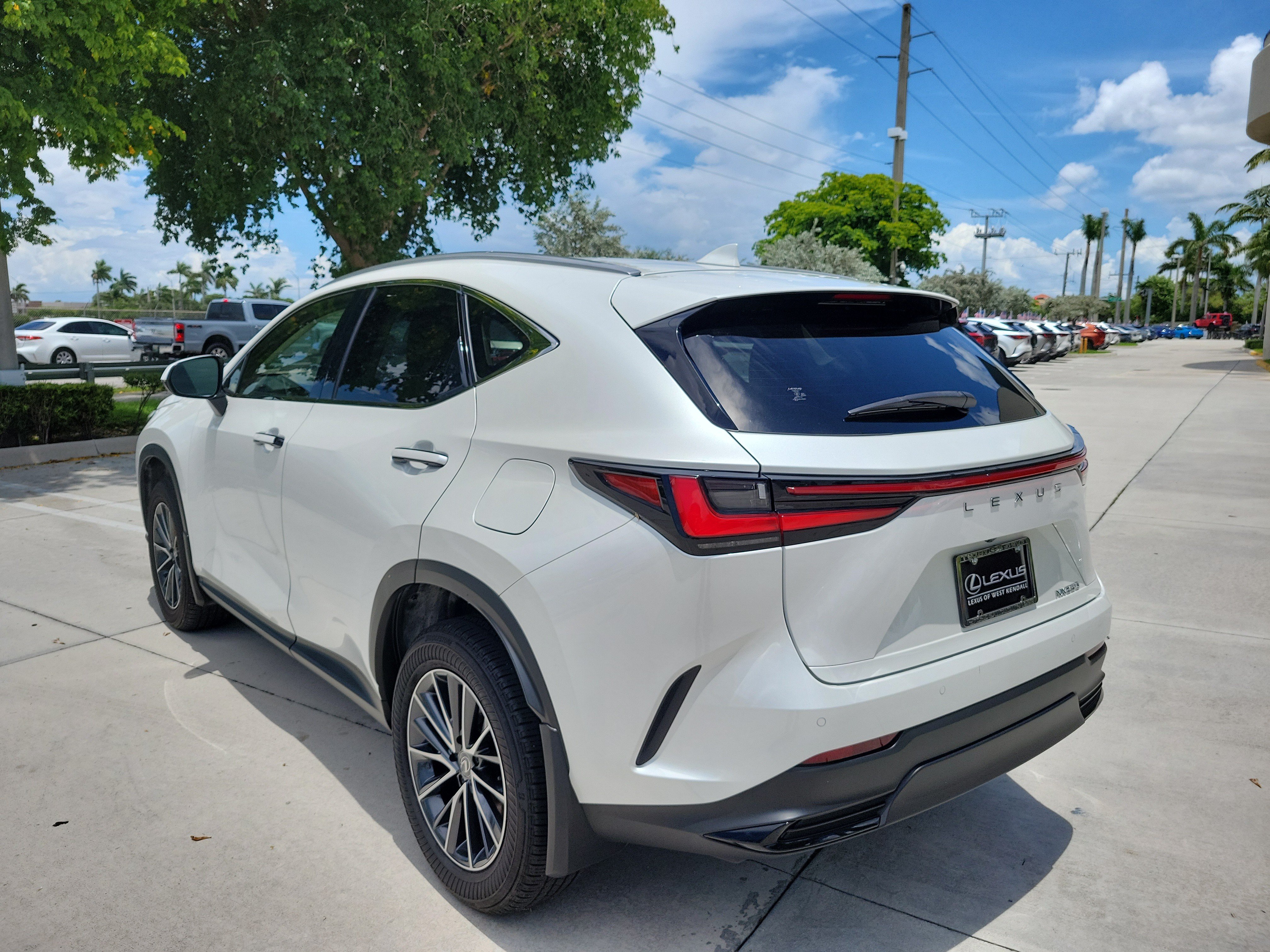 Used 2025 Lexus NX 250 FWD w/ Accessory Package (K3) image 6