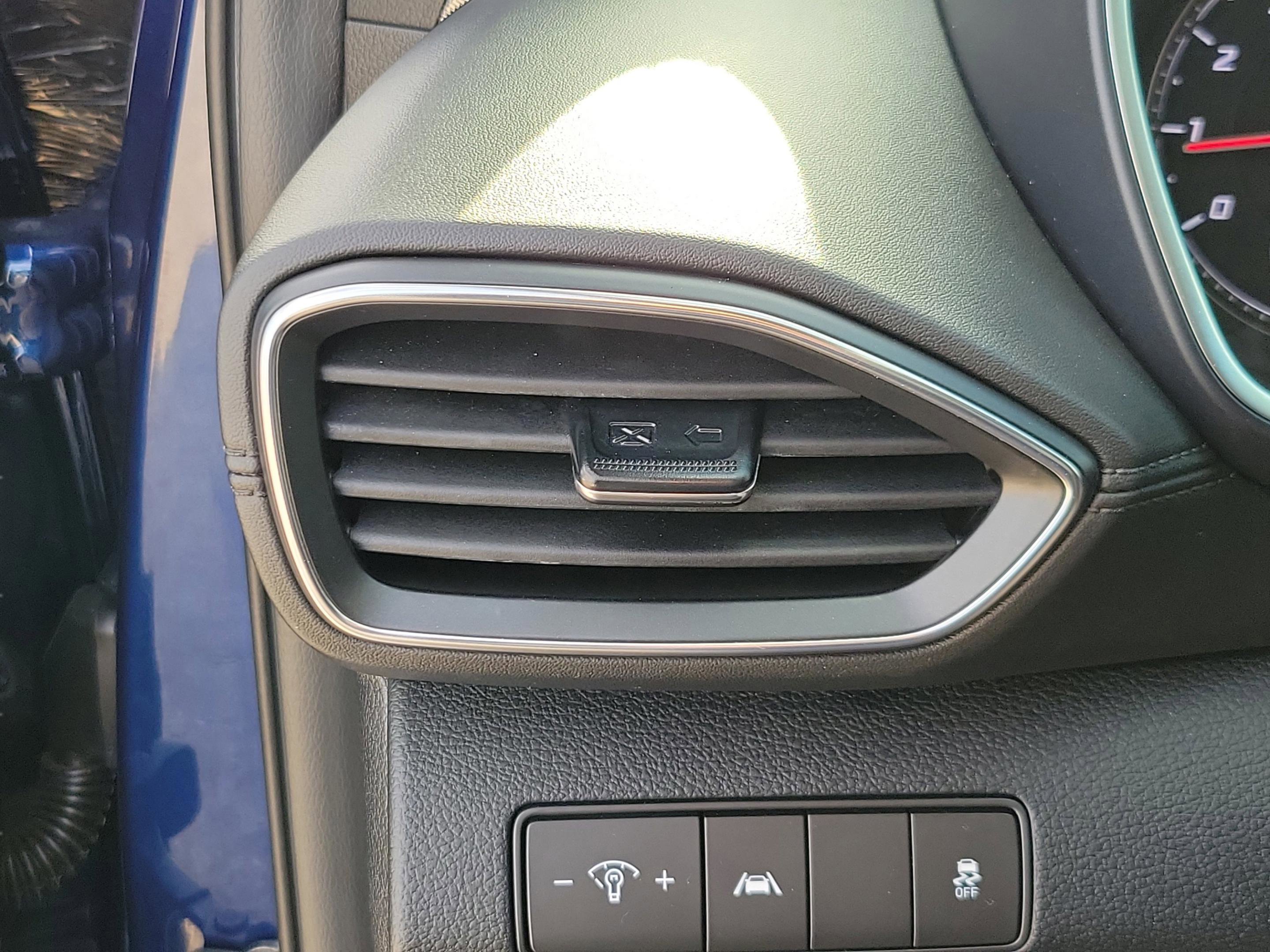 Certified 2022 Hyundai Santa Fe SEL image 30