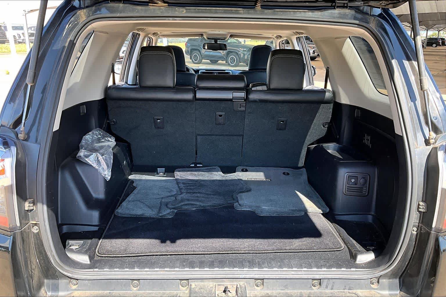 Used 2016 Toyota 4Runner Limited AWD/4WD image 31