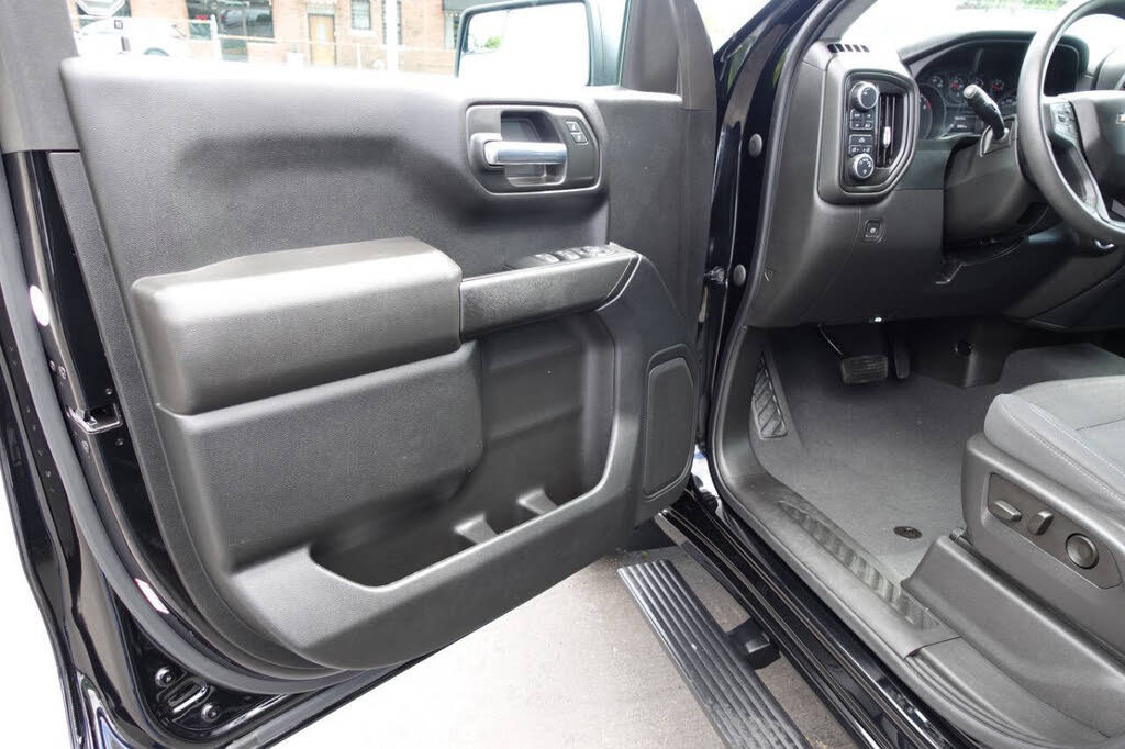 Used 2023 Chevrolet Silverado 1500 Custom AWD/4WD image 16