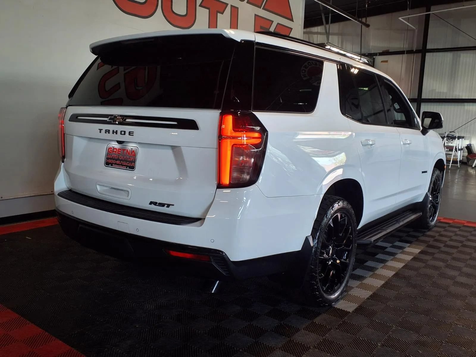 Used 2023 Chevrolet Tahoe RST w/ Luxury Package AWD/4WD image 9