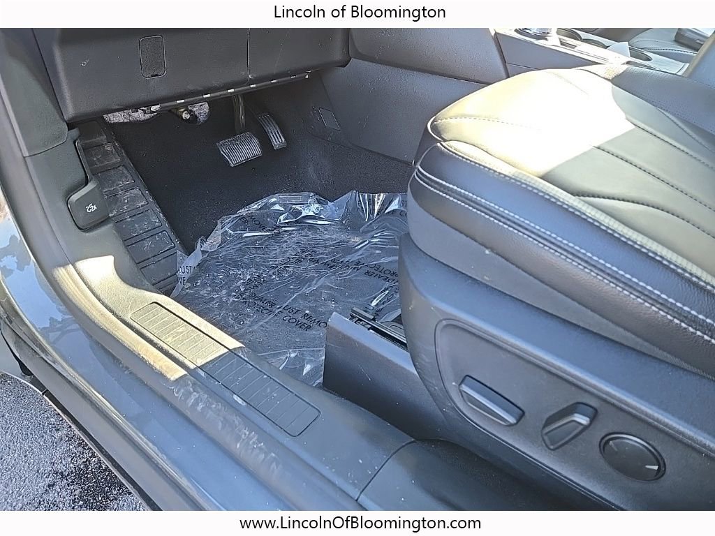 Used 2025 Ford Escape Platinum w/ Premium Technology Package image 15
