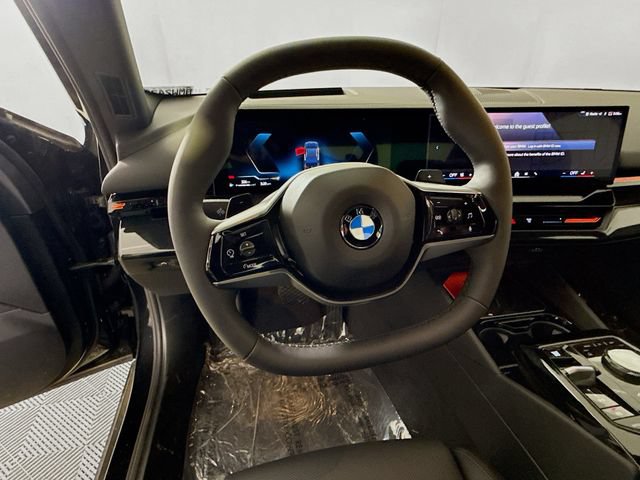 Used 2025 BMW 530i xDrive w/ Premium Package image 11