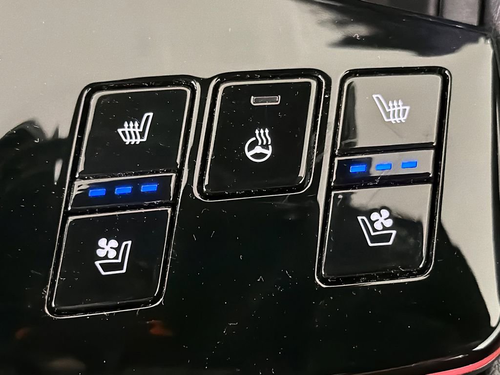 Used 2025 Kia Sportage SX Prestige image 32