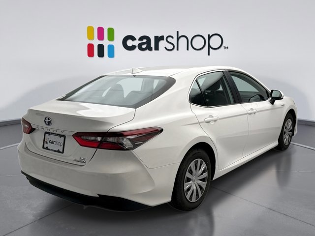 Used 2021 Toyota Camry LE image 5