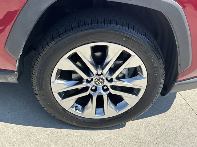 Used 2021 Toyota RAV4 XLE Premium FWD image 26