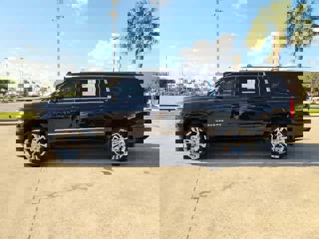 Used 2016 Chevrolet Suburban LT w/ Luxury Package AWD/4WD image 3