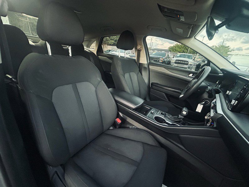 Used 2022 Kia K5 LX image 12